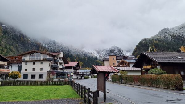 Top Tirol Appartement, Huben